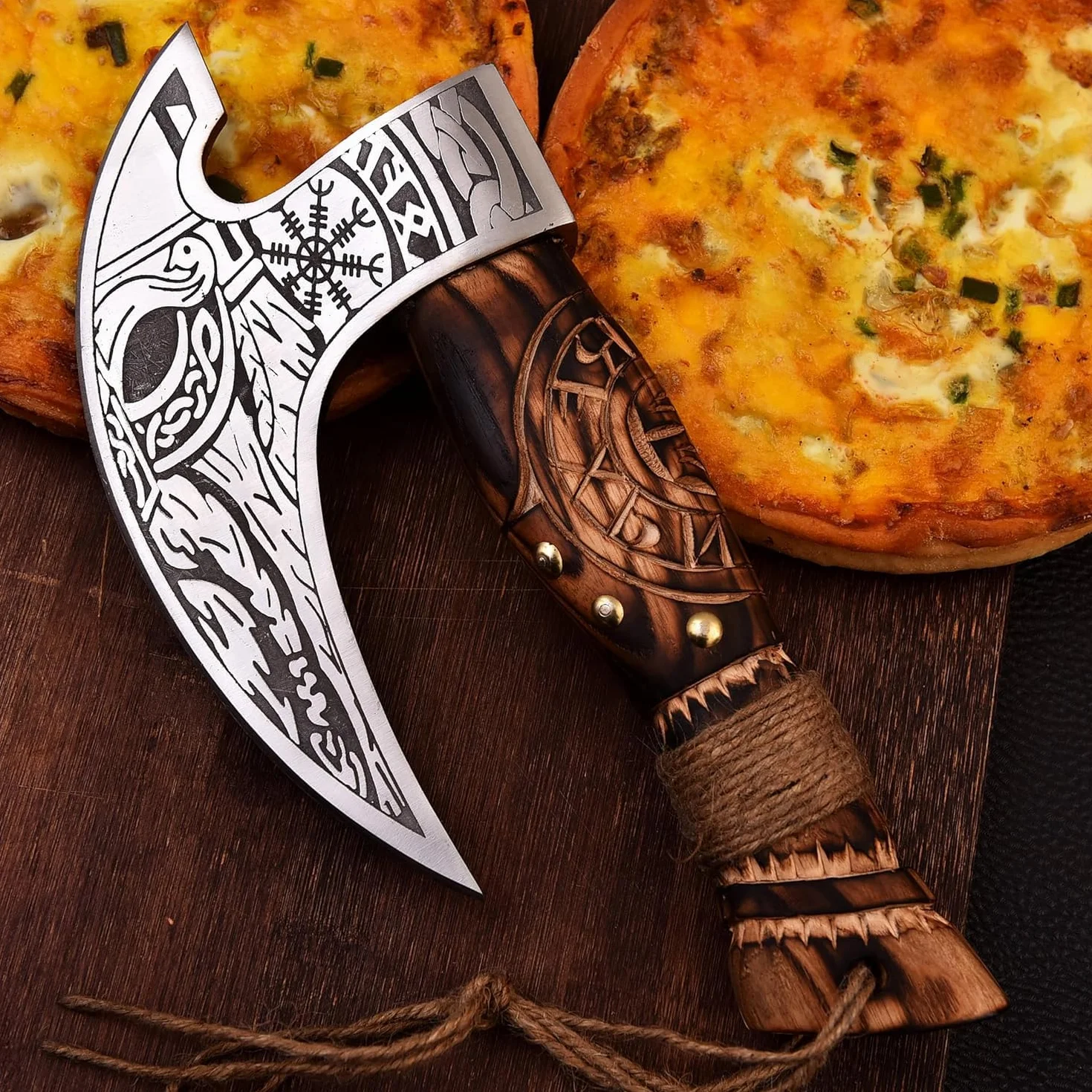 Ręcznie robiony nóż do pizzy Viking Axe ze skórzanym pokrowcem – akcesoria premium do pizzy Ulu Rocking Pizza Gifts for Men (grawerowany uchwyt z drewna jesionowego)