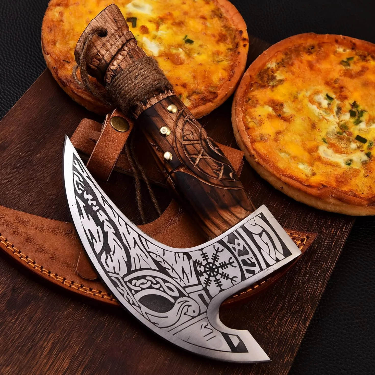 Ręcznie robiony nóż do pizzy Viking Axe ze skórzanym pokrowcem – akcesoria premium do pizzy Ulu Rocking Pizza Gifts for Men (grawerowany uchwyt z drewna jesionowego)