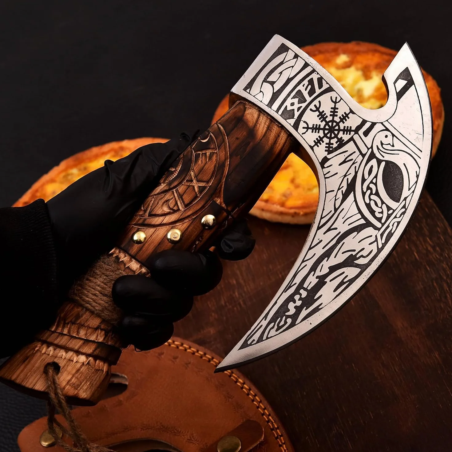 Ręcznie robiony nóż do pizzy Viking Axe ze skórzanym pokrowcem – akcesoria premium do pizzy Ulu Rocking Pizza Gifts for Men (grawerowany uchwyt z drewna jesionowego)